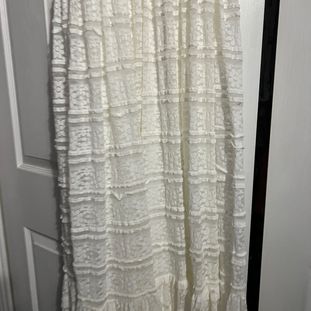 Gorgeous Elegant White Lace Maxi Dress - Picture 15 of 16